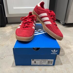 Adidas Gazelle Women size 9 — Red